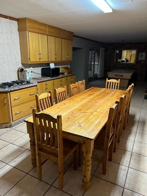 oregon dining table