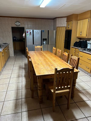 oregon dining table